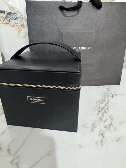 Брендовые косметички и зеркала от 2000тг