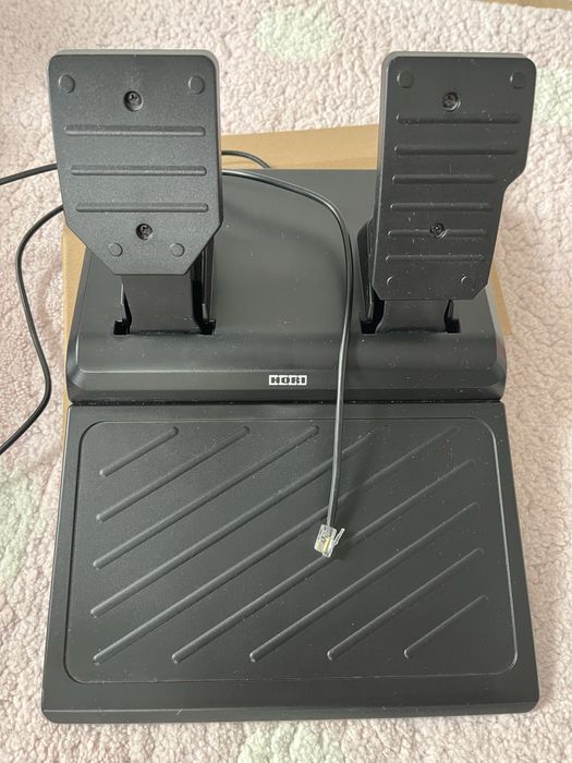 Wireless Racing Wheel Apex pt PS5, PS4 consoles and Windows PC aflat inca 3 luni in garantie
