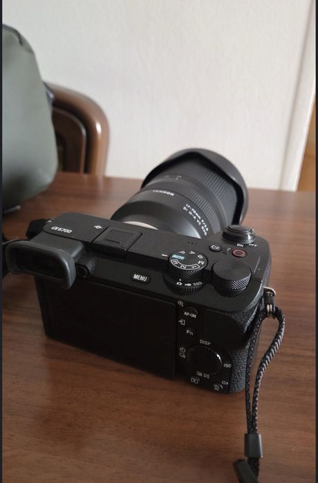 Продам камеру sony с объективом Tamron