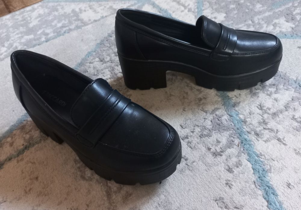 Продам туфли лоферы 36размер
