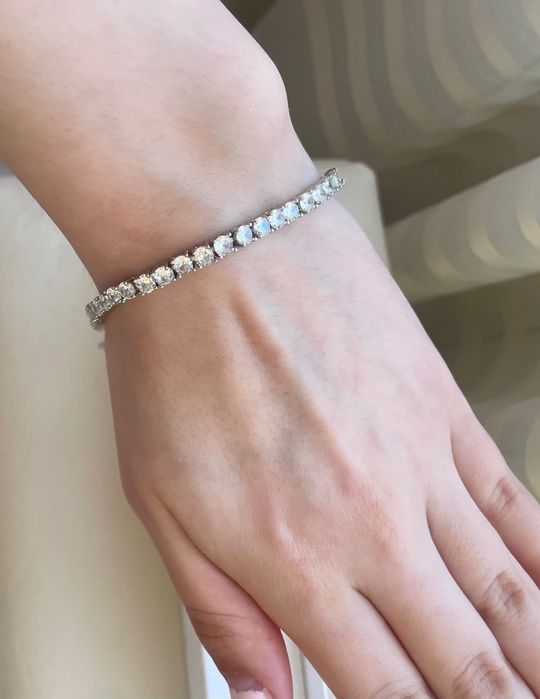 Тенис гривна със сребрист цирконий