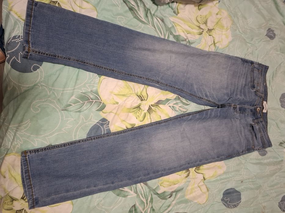 Продавам мьжки дьнки три чифта