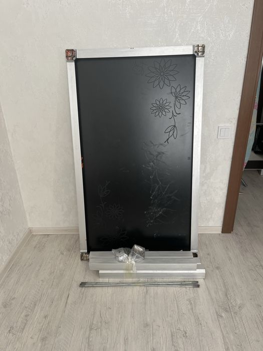 Продам стол кухонный-стекляный,САМОВЫВОЗ…..!———————-