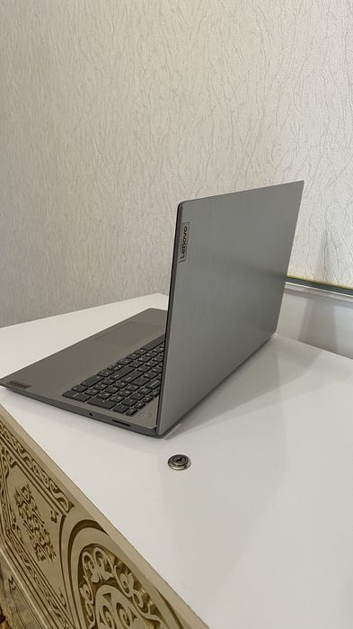 Продам ноутбук lenovo 81WB