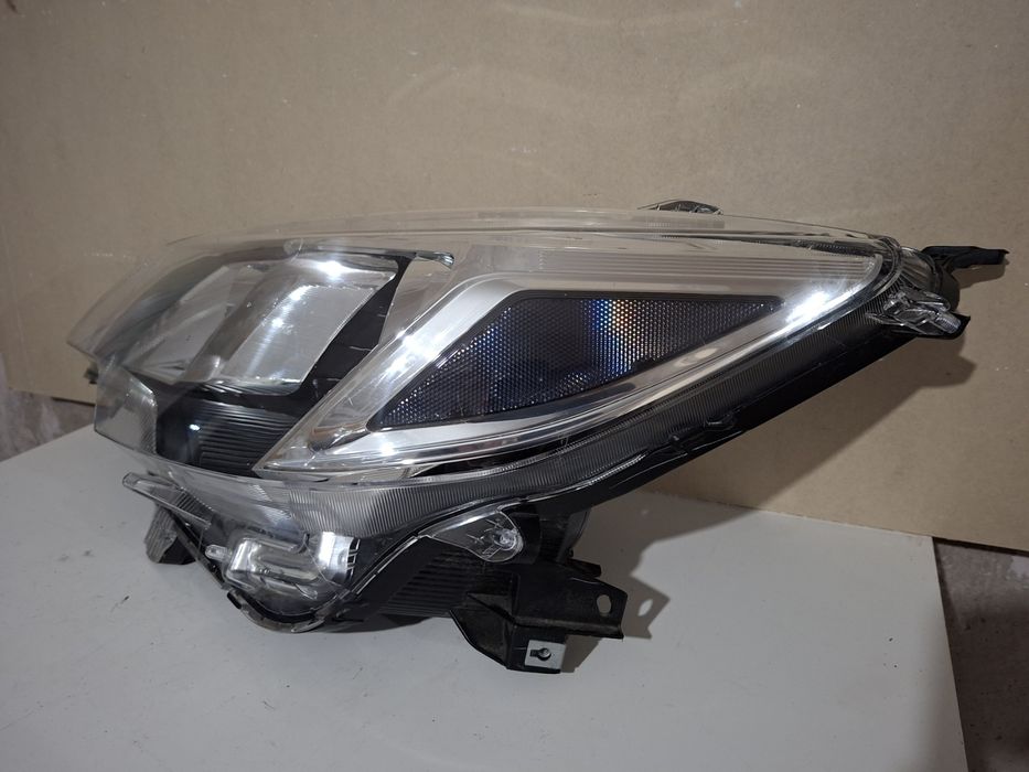 Ляв фар за Mitsubishi Space Star 2020-2024