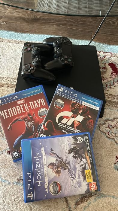 Продам PlayStation 4
Внутри установлены 4 игры:
• GTA 5
• FIFA
• Mo