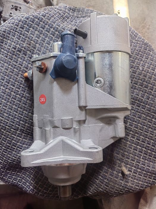 Продам стартер на курсор 8 новый.