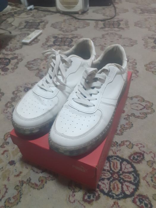 Adidași piele mărimea 42
