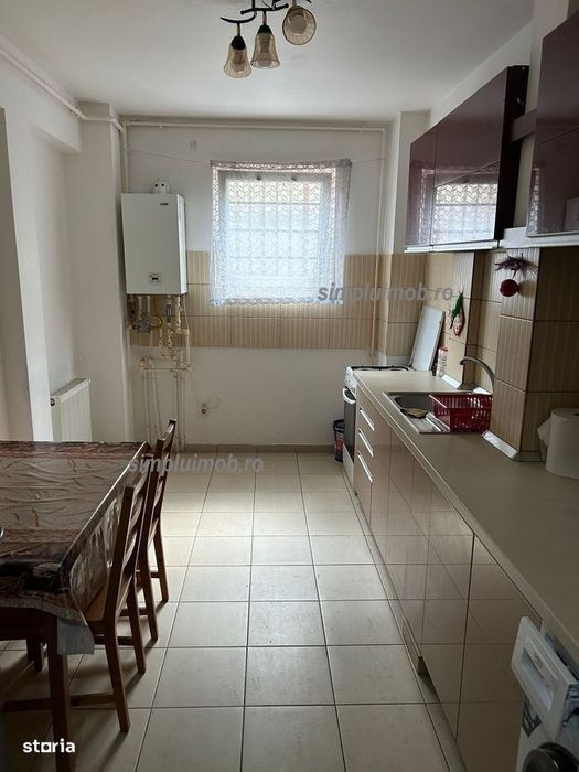 3 Camere Metrou 1 Decembrie