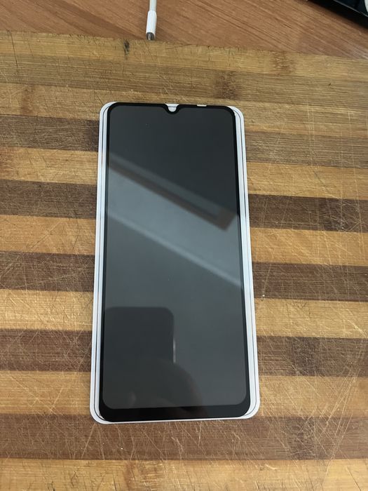 Продается два стекла защитных