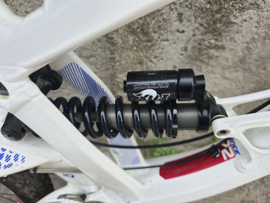 GT Fury 27.5 Expert Downhill,  Rockshox Domain, Fox Shox Алуминиев велосипед