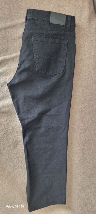 Джинсы по 2000 каждая пара