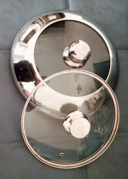 Продаются казаны 7л-6л по40000,сковородки по 25000,разные крышки.