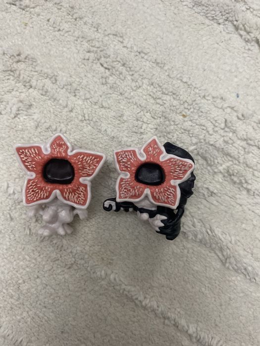 Продаю фигурки очень странные дела