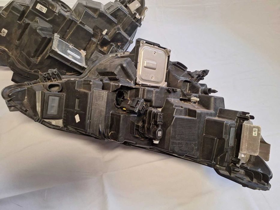 Renault Meganе 4 фейслифт фарове оригинални 20-24