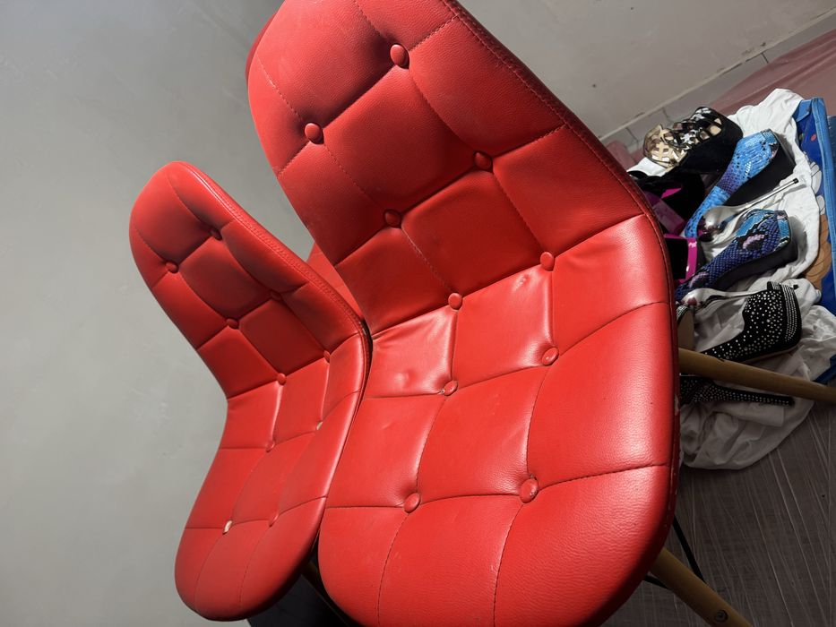 Mobila bicatarie in stare foarte buna, scaune bucatrie