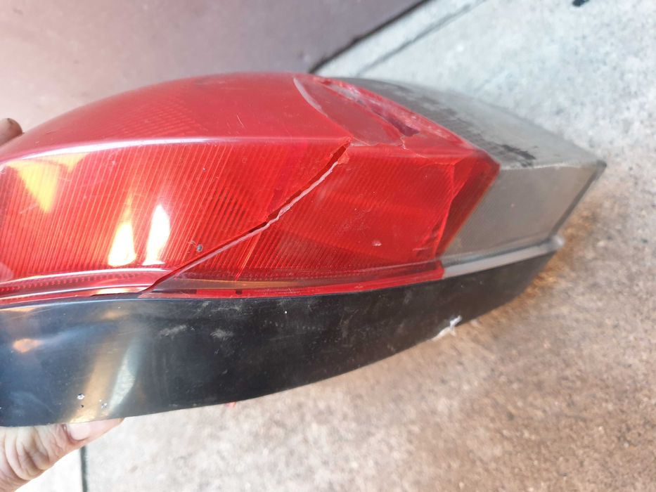 Задний фонарь Subaru