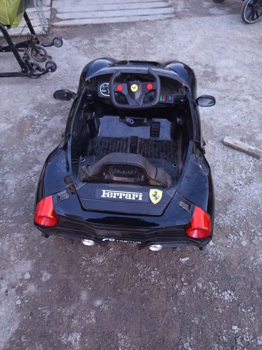 Продам Ferrari электромобиль