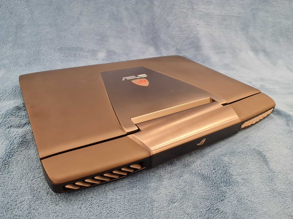 Laptop gaming Asus Rog, intel core i7 ,ram 24 gb, display de 17,3"