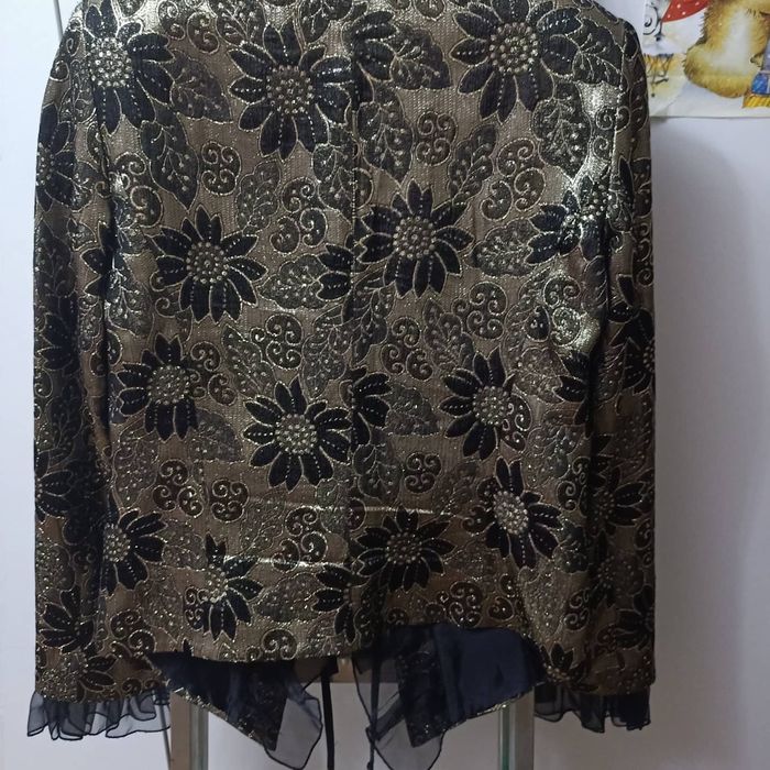 Продам женские пиджаки