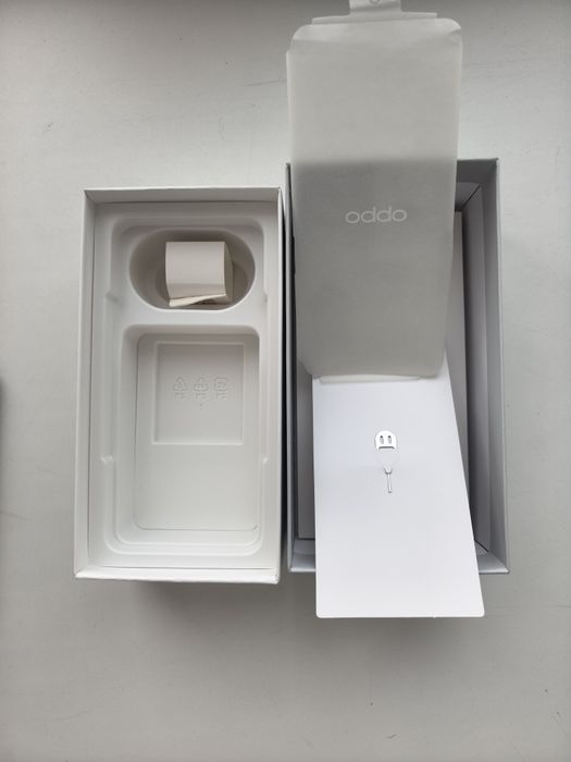 продаю телефон OPPO Reno 8t