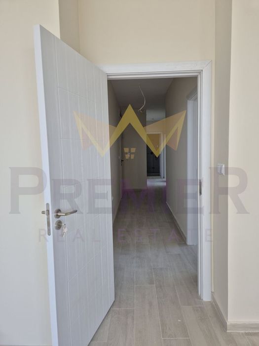 Продава се Четиристаен апартамент в Бургас, Меден рудник - зона Д - 133 кв.м за 1353 €/кв.м - Снимка #8