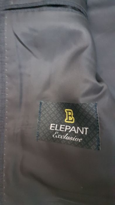 Мужской  серый костюм