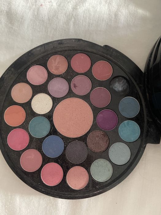 2 seturi machiaj douglas