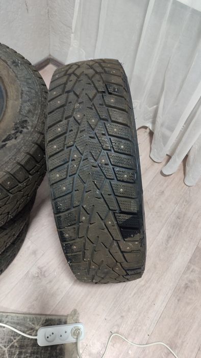 Продам комплект шин