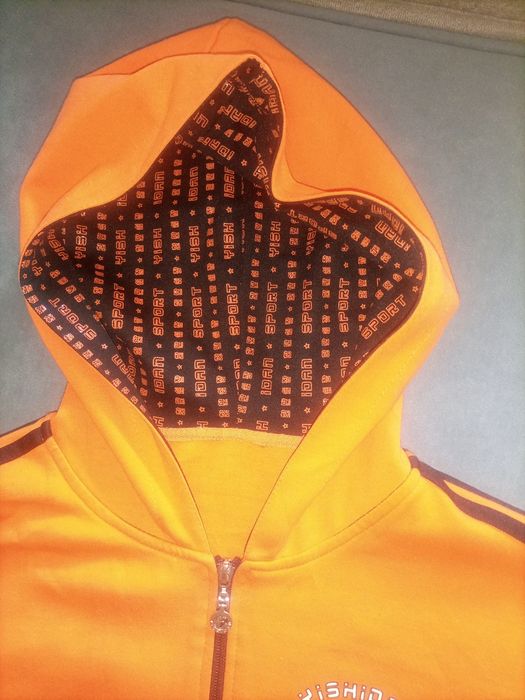 Кофта спортивная