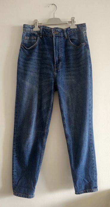 Разпродажба на СТРАХОТНО дамско дънки Bershka/Levi's - нова колекция