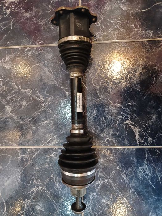 Полуоска за Audi Q5 80А II FYB 16-20 NEW с номер 80A407271E