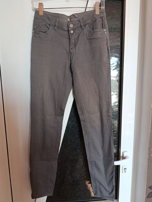 Дамски дънки и панталони размер 38 и 40