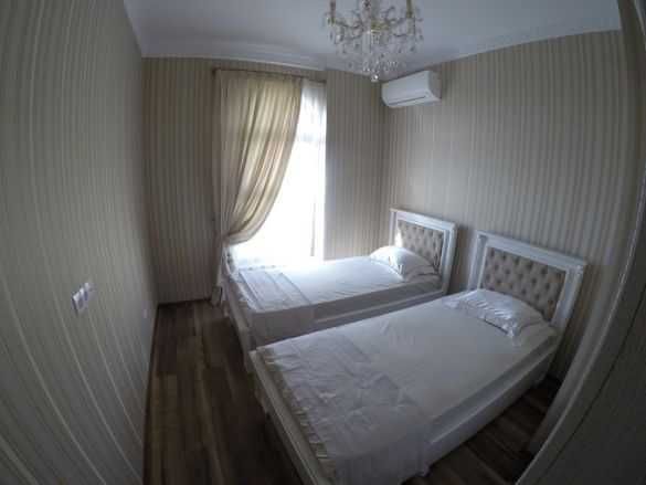 Дава се под наем Тристаен апартамент в Бургас, Зорница - 96 кв.м за 433.5 € - Снимка #4