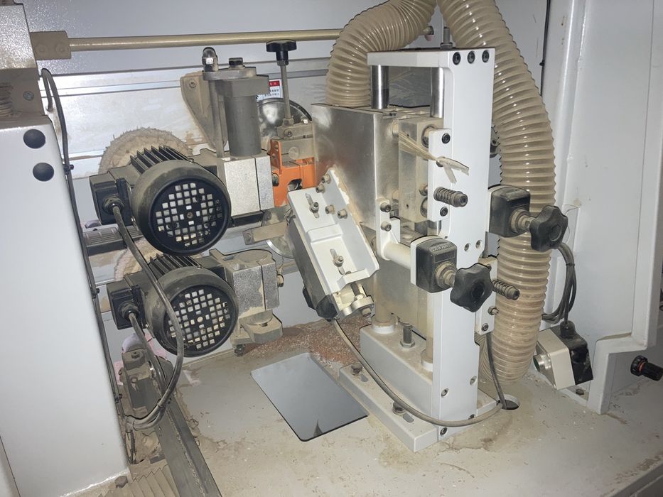 Кромкооблицовочный станок KDT 302.