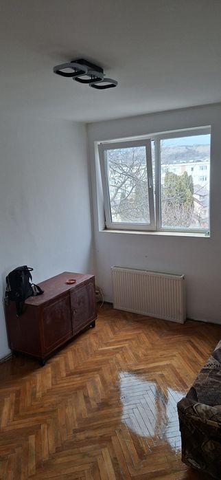 Vând apartament cu 3 camere