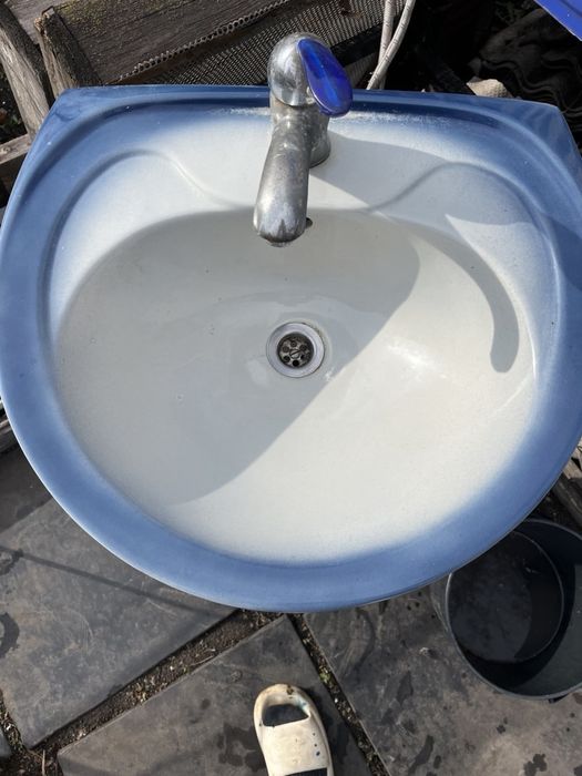 Продам унитаз и раковину Б/У