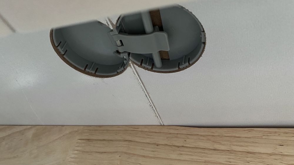 Малайзийский стол для гостиной