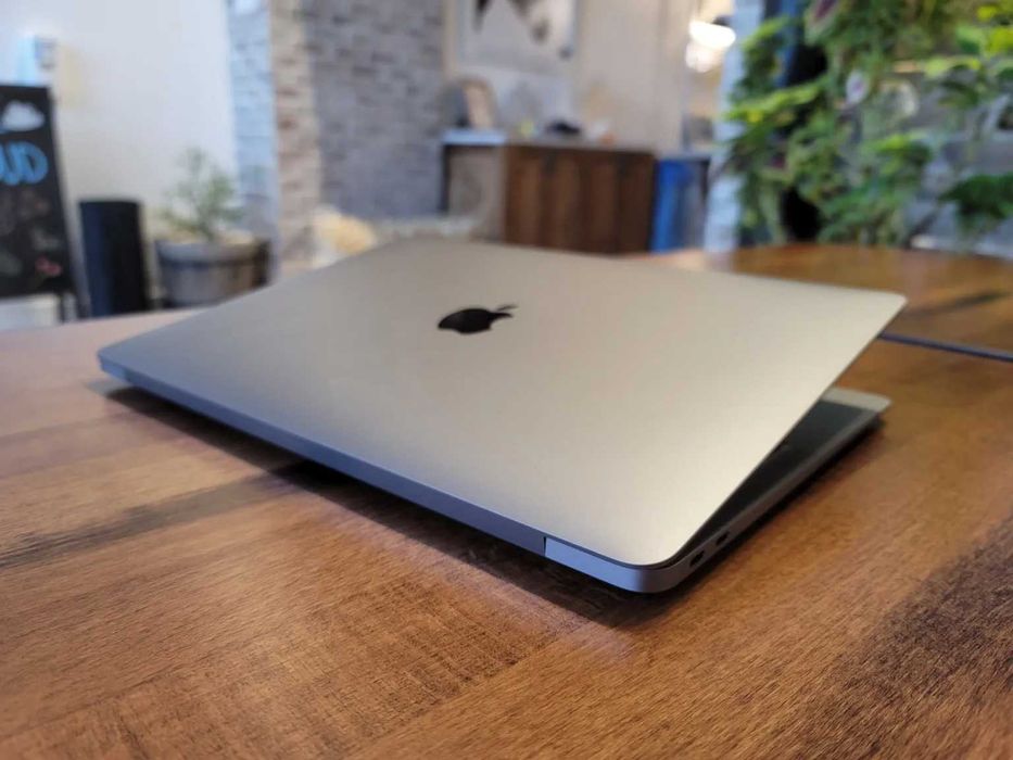 Macbook Air M1 8GB / 256 SSD