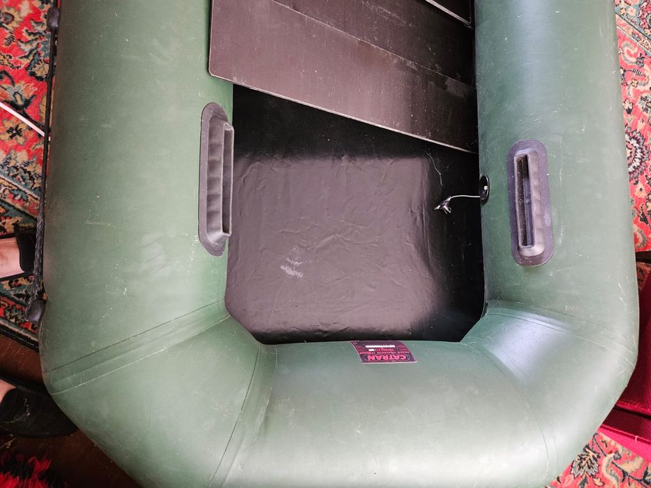 Гумена лодка с гребла