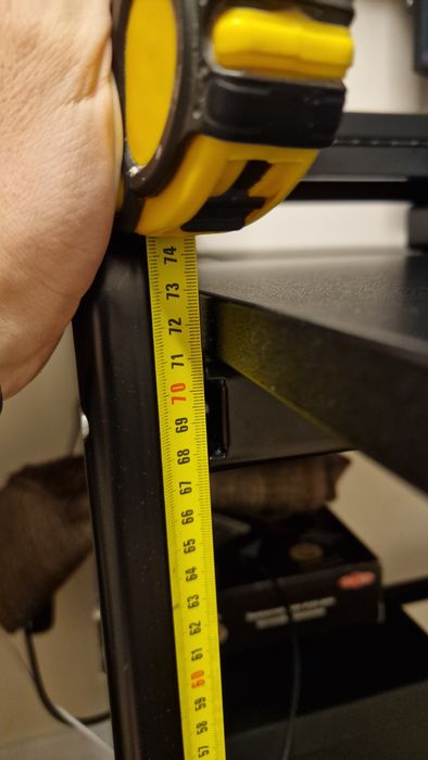 Продам компьютерный стол ikea Fredde