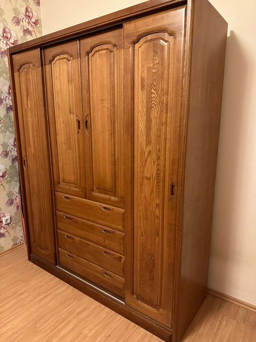 Продам спальный гарнитур б/у