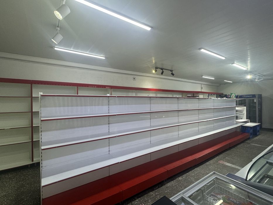 Prodayotsa metalicheskiy polka dlya magazin