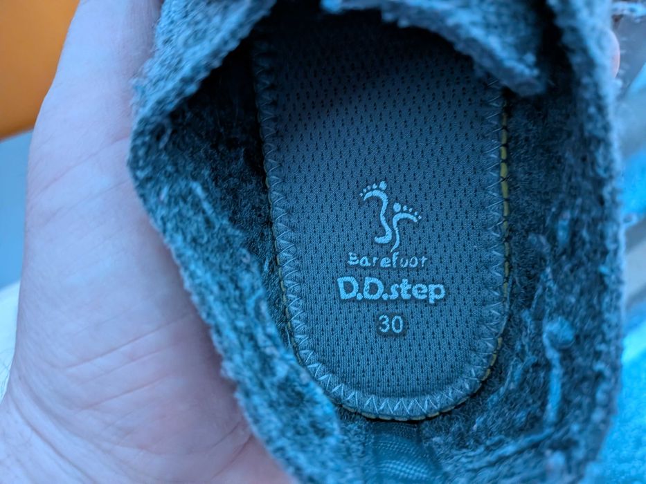 Подарявам 10 чифта запазени детски обувки размер 29 - 30 - София