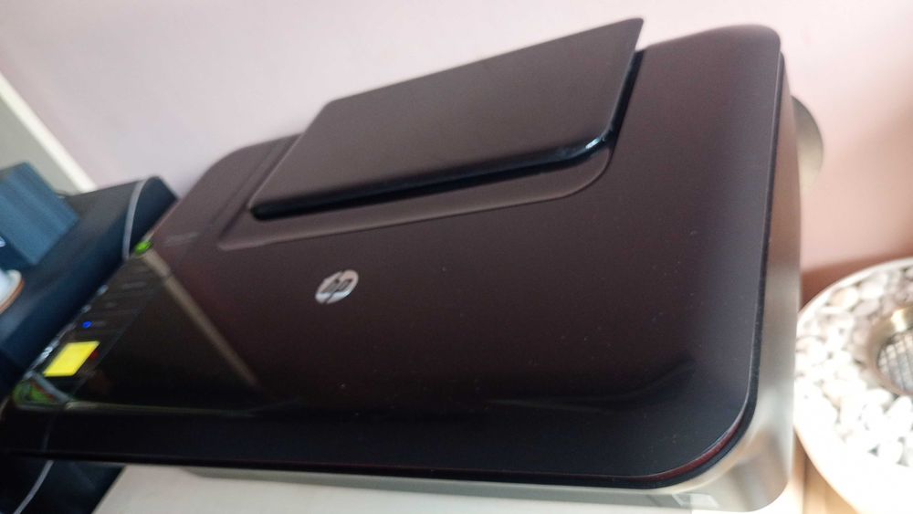 цветен wifi принтер скенер копир HP deskjet 3050 с нови глави
