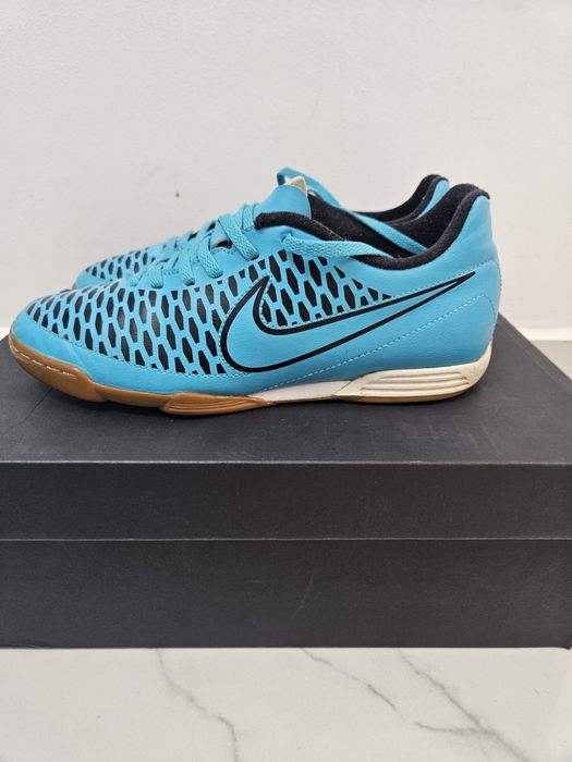 Ghete / Adidași fotbal sală Nike mărimea 40 - Impecabili