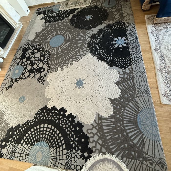 Продам ковер в хорошем состоянии