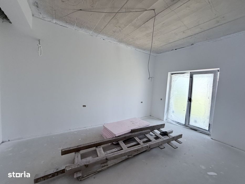 Duplex deosebit, 5 camere, curte generoasa, zona Safirului-Gladiolelor