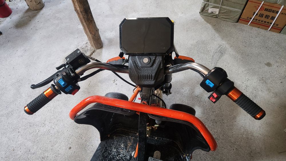 Skutar 3talik mini elektr motorol