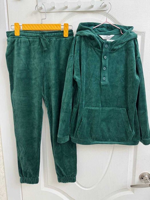 Новый Спортивный костюм H&M, размер 8/10